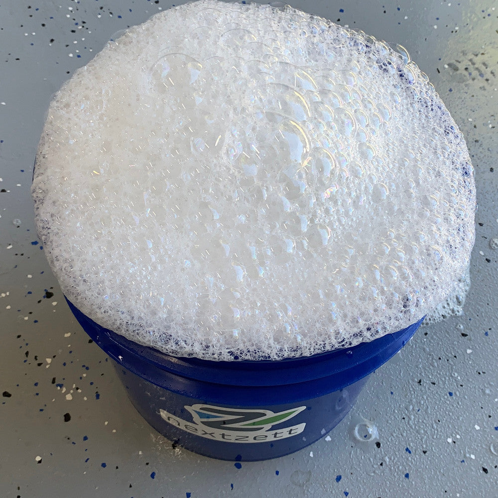 Auto Glanz Car Wash Shampoo foam in Wash Bucket