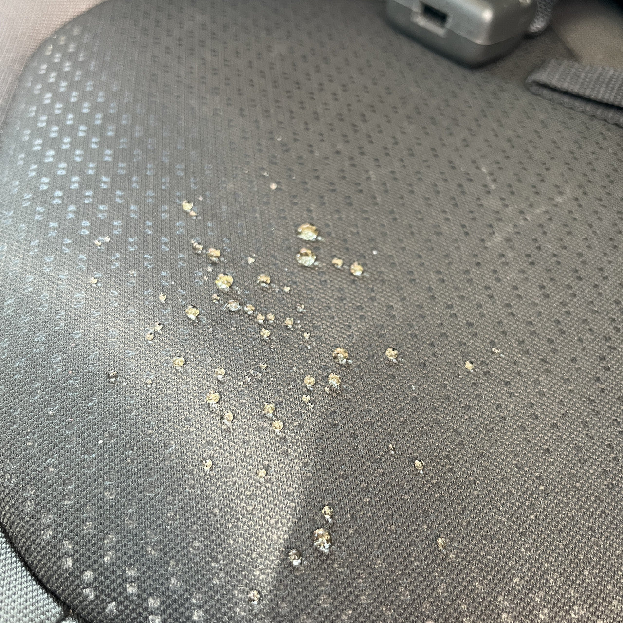 Nextzett Lotus Ultra Textil Protect water droplets on car seat
