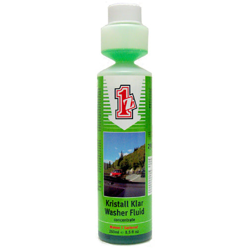 A 200ml bottle of 1z einszett Kristall Klar Washer Fluid concentrate, featuring a green and white label with a red and white logo, on a plain white background.