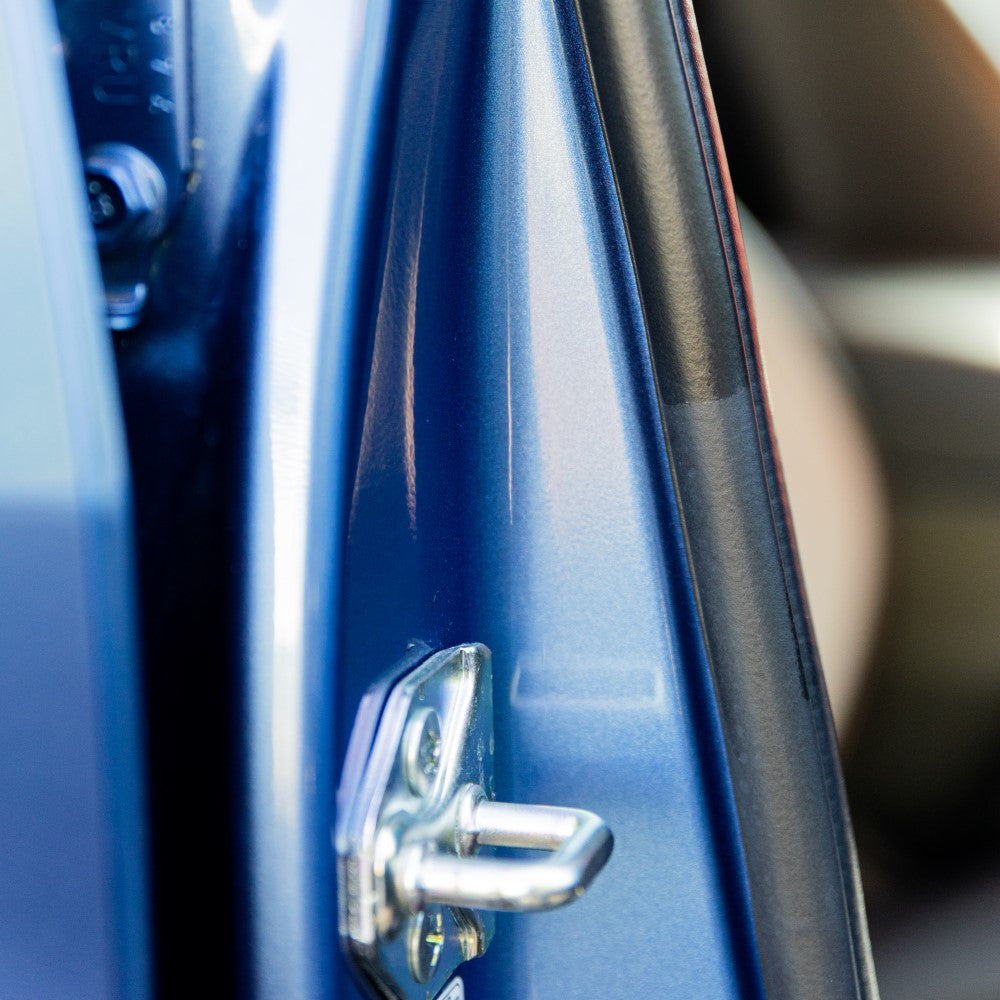 Close-up of a car weather seal conditioned with nextzett Gummi Pflege weather seal conditioner